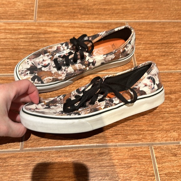EUC Vans ASPCA cat lace up shoes. Women’s 7.0 - Picture 4 of 7